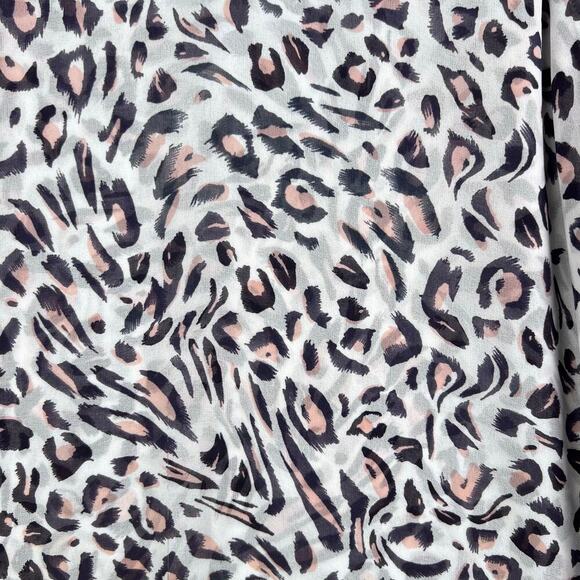 CAbi Glamour Animal Print SHEER White Leopard Cheetah V Neck Blouse XL - Picture 7 of 12